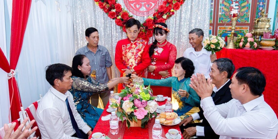 Phong tục, tập quán đặc trưng của người Việt Phong tục, tập quán đặc trưng của người Việt